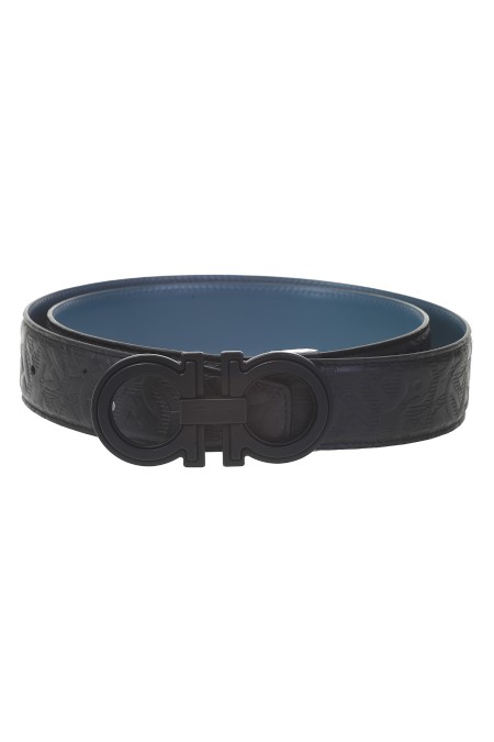 Shop SALVATORE FERRAGAMO  Belt: Salvatore Ferragamo Gancini reversible and adjustable belt.
Gancini buckle.
The belt is made of calfskin on one side, while the other is decorated with an all-over embossed Gancini pattern in contrasting shades.
Adjustable length.
To achieve the desired fit, cut the shaft of the belt.
Height 3.5cm.
Composition: 100% calf leather.
Made in Italy.. 67A254 DOUBLE-008759027NERO/BLU